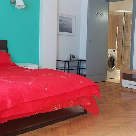 Ap 21 Edgar Quinet- Piata Universitatii *