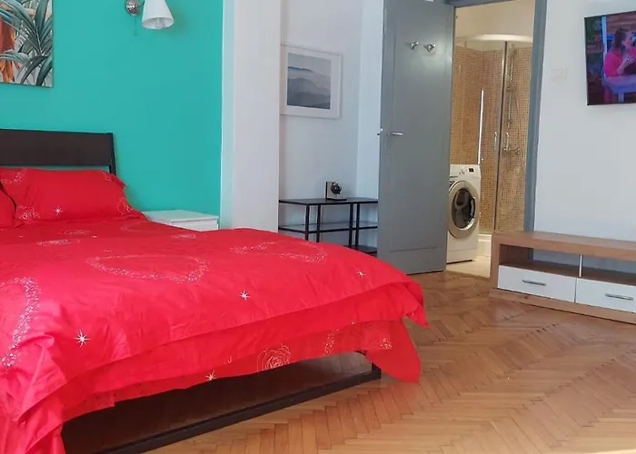 Ap 21 Edgar Quinet- Piata Universitatii *