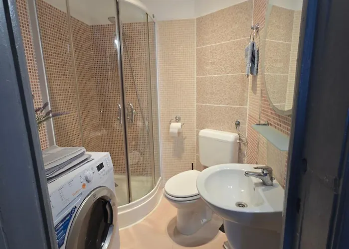 Ap 21 Edgar Quinet- Piata Universitatii *