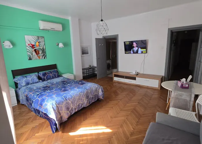 Ap 21 Edgar Quinet- Piata Universitatii *